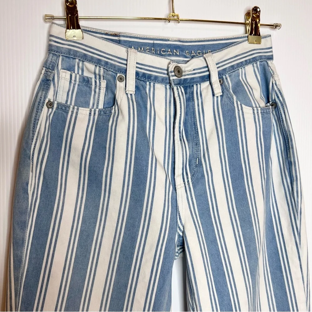 AMERICAN EAGLE Striped High‎ Rise Mom Jean. Size 0